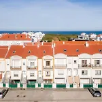 Baleal Happiness Surf House *
