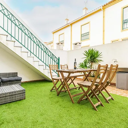 Villa Baleal Happiness Surf House *