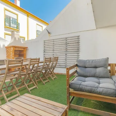 Villa Baleal Happiness Surf House *