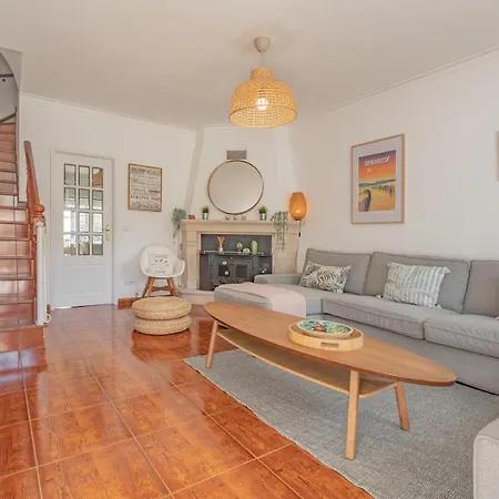 Baleal Happiness Surf House Vila