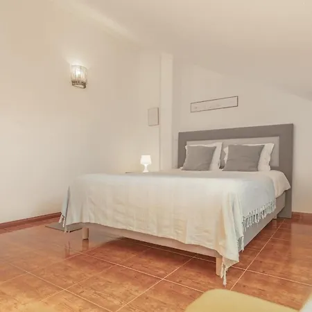 Baleal Happiness Surf House Vila *