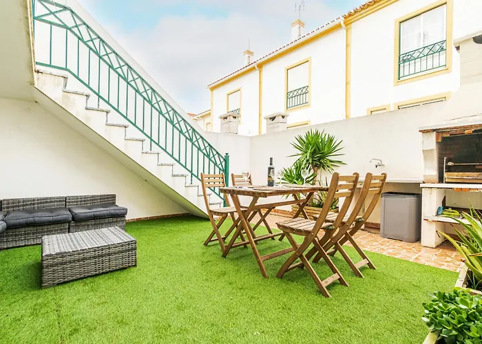 Villa Baleal Happiness Surf House *